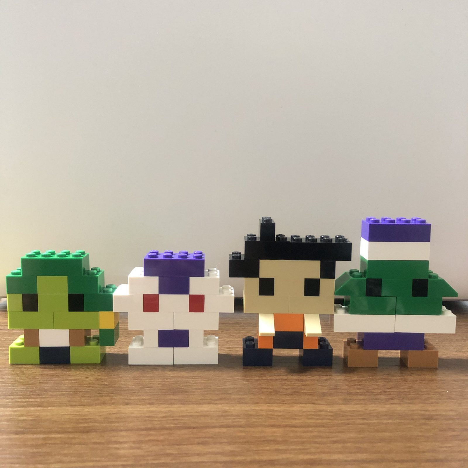 レゴで作ったドラゴンボールのキャラクター達(ザーボン・フリーザ・悟空・ピッコロ)の完成作品
