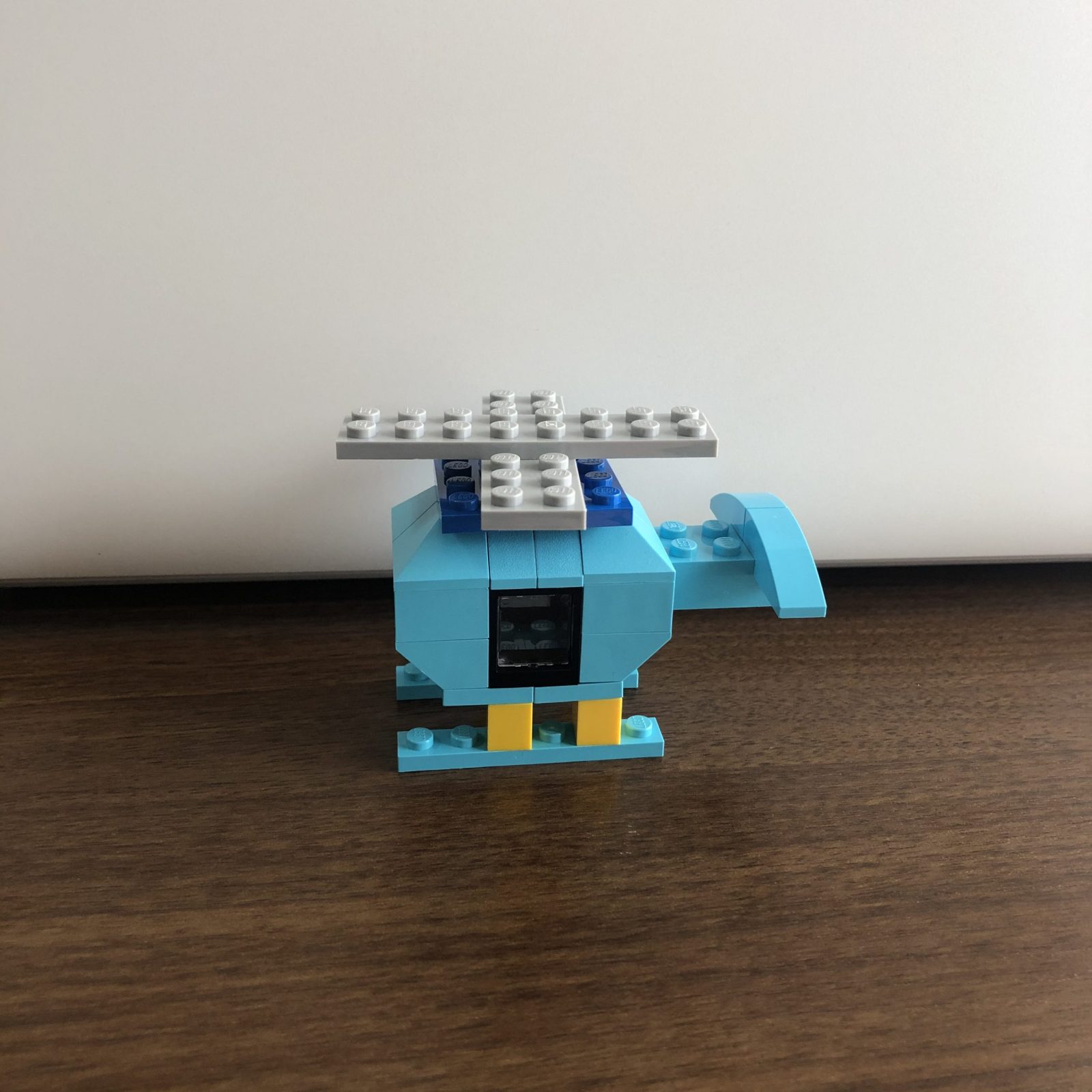 レゴクラシック10698で作ったヘリコプターの完成作品