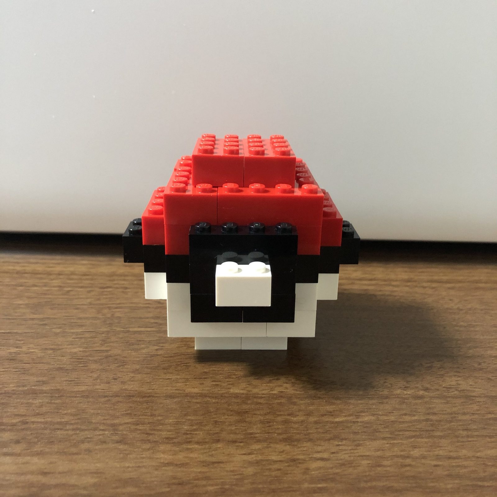 レゴで作ったモンスターボールの小物入れ完成作品