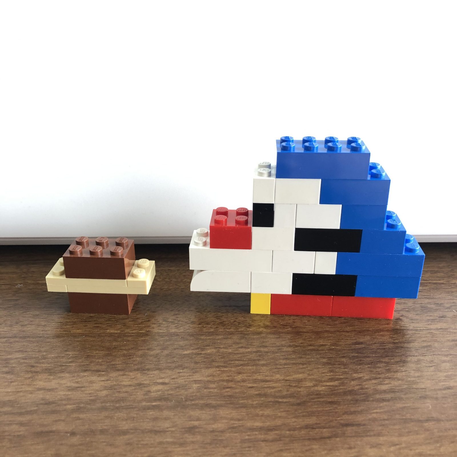 レゴで作ったドット絵風のドラえもんとどら焼きの完成作品