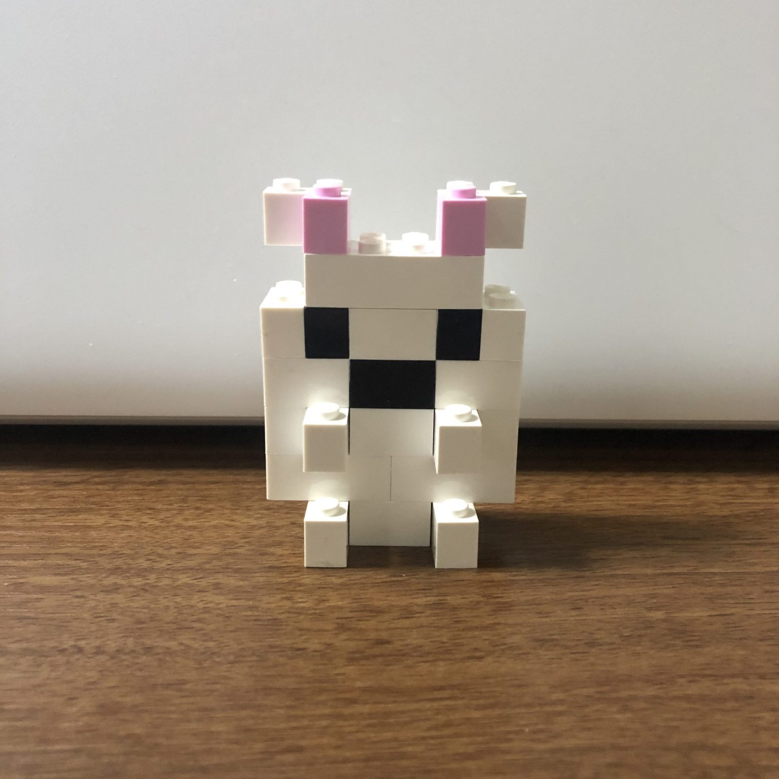 レゴで作ったすみっコぐらしの白クマの完成作品